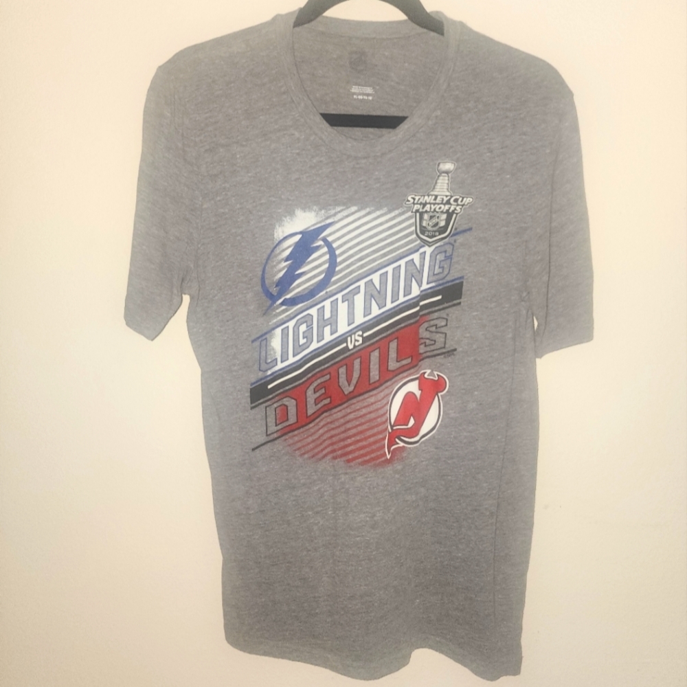 Kids Boys XL NHL Stanley Cup Playoffs Tampa Bay Lightning vs NJ Devils shirt